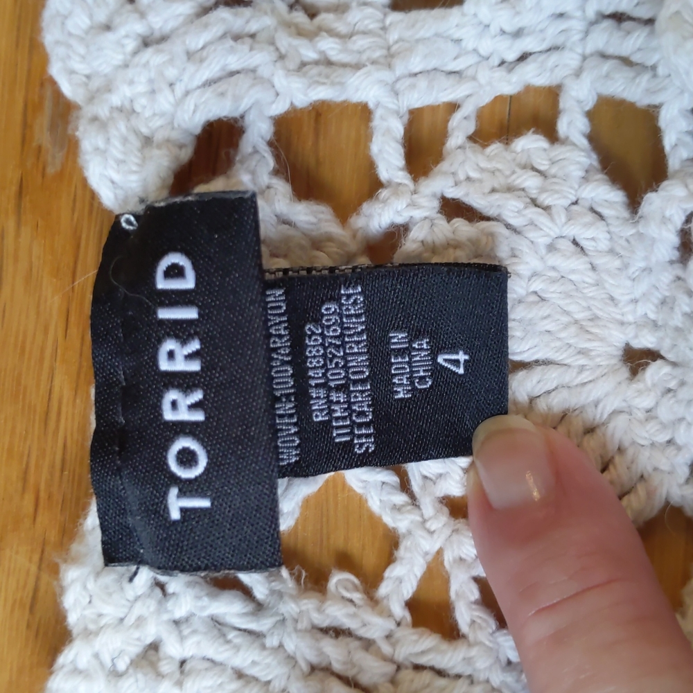 Torrid Crochet Gauze Boho Top sz4 - Picture 4 of 6